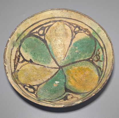 Early Islamic Persian Polychrome Buff-Ware Bowl with Radial Floral Decoration, Probably Nishapur, 9t