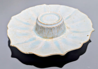 Chinese Crackle-Glazed Celadon Cupstand (Tuozhan), Song Style
