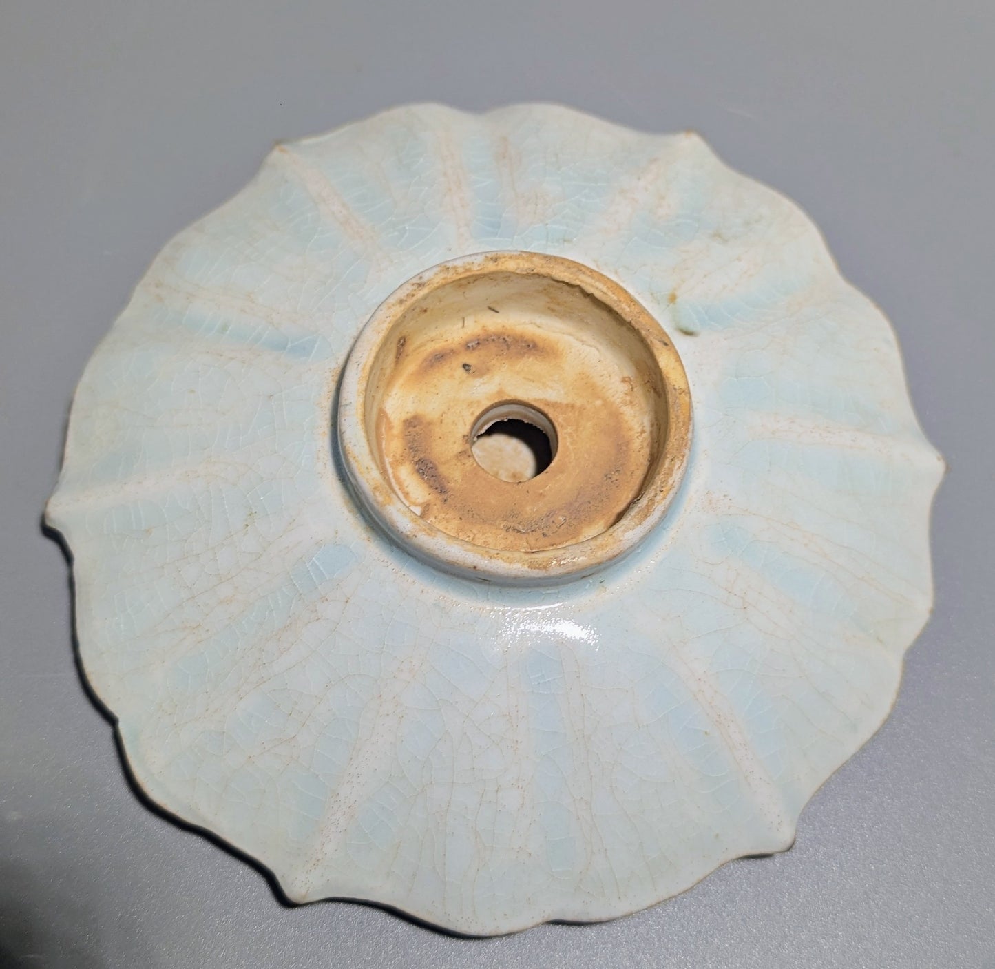 Chinese Crackle-Glazed Celadon Cupstand (Tuozhan), Song Style